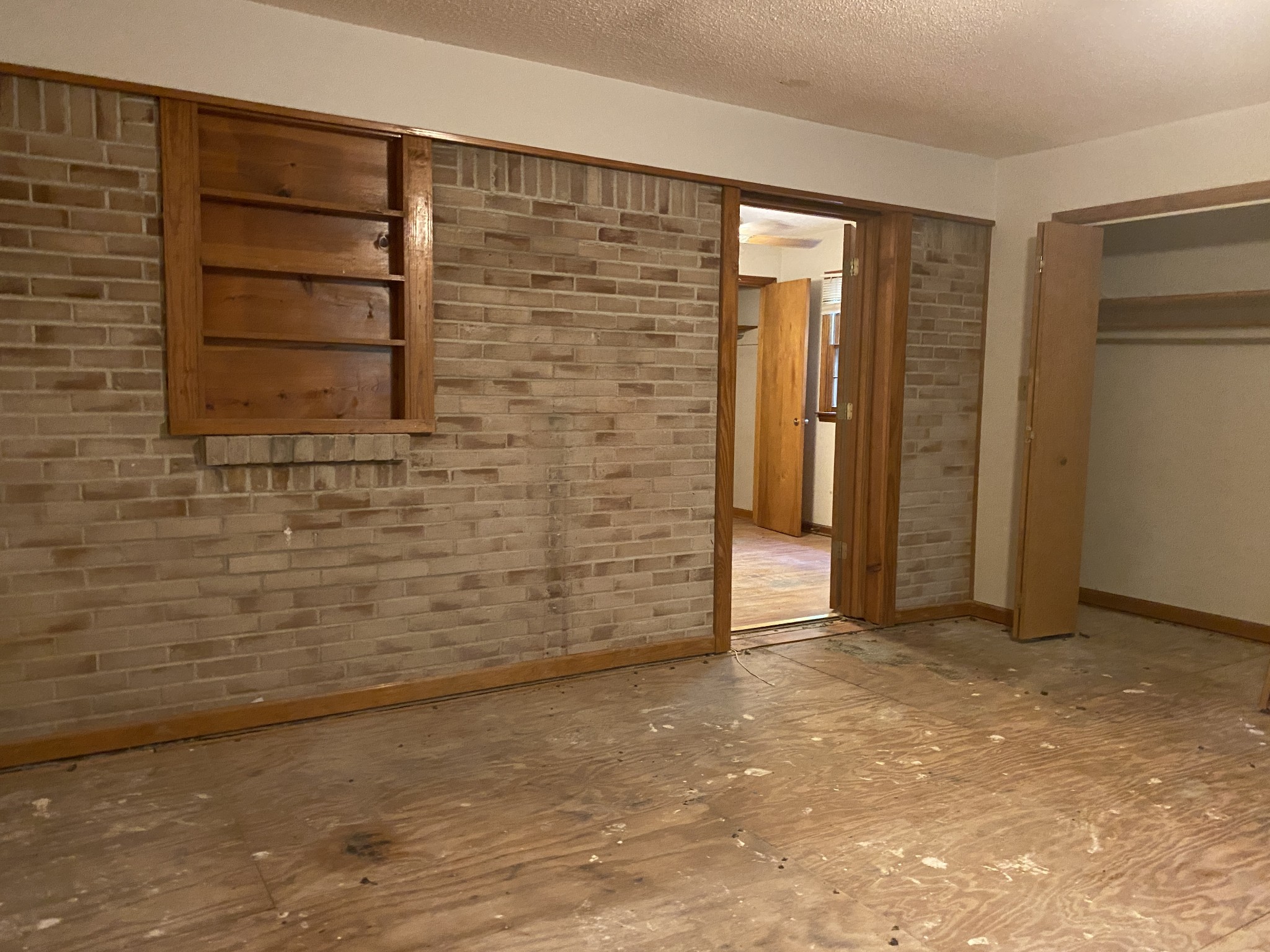 2292 South Hinton Road Southside, TN 37171 - Photo 14 of 32 a view of an empty room with bathroom and a window