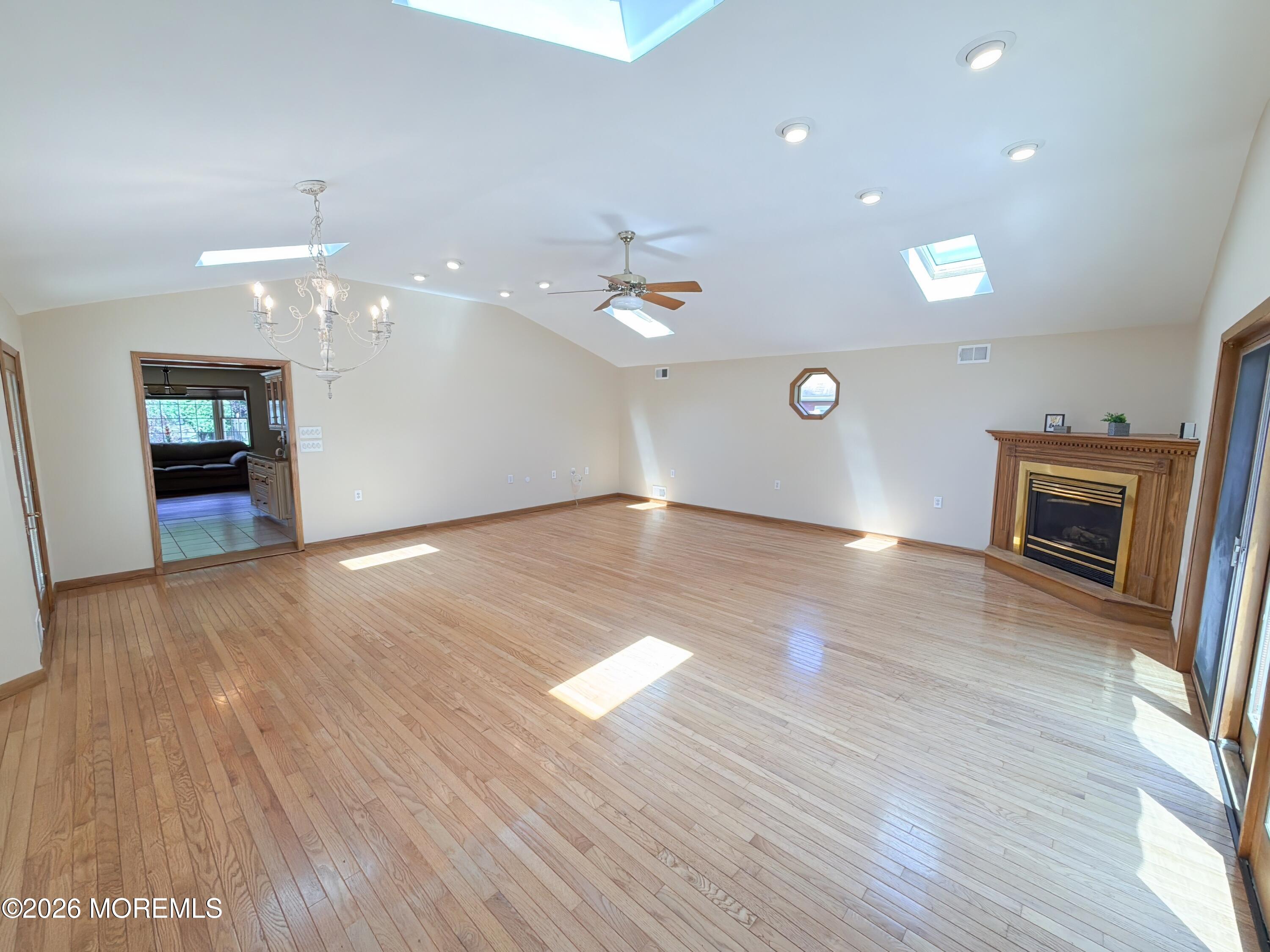 4 Glen Road Howell, NJ 07731 - Photo 16 of 48 4 Glen Rd Great Room3
