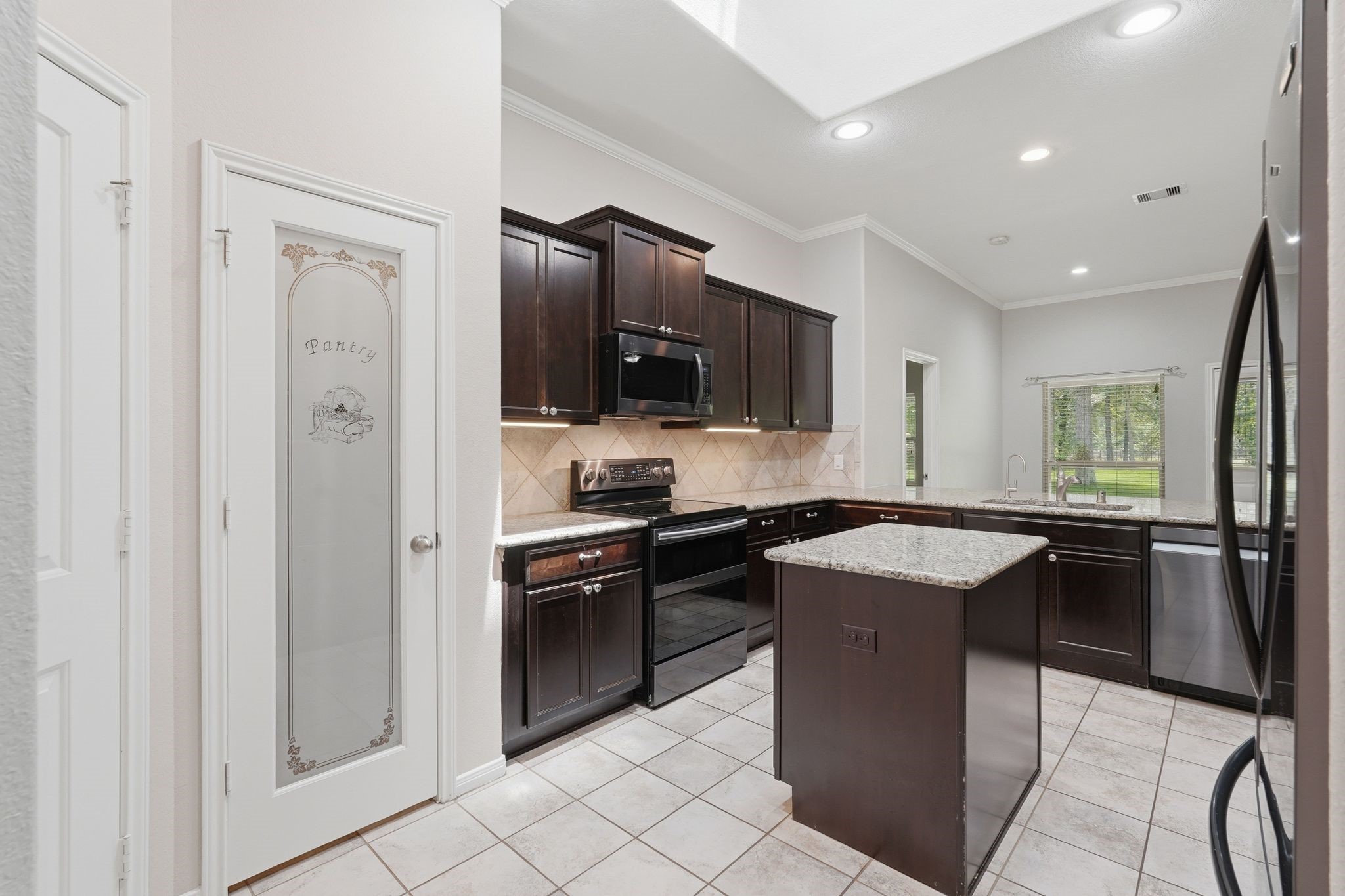 9217 Silver Back Trail Conroe, TX 77303 - Photo 19 of 50