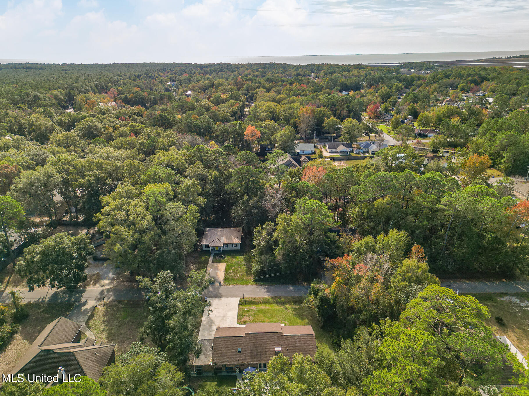 3118 Grouper Road Gautier, MS 39553 - Photo 4 of 23 Grouper-63013-2