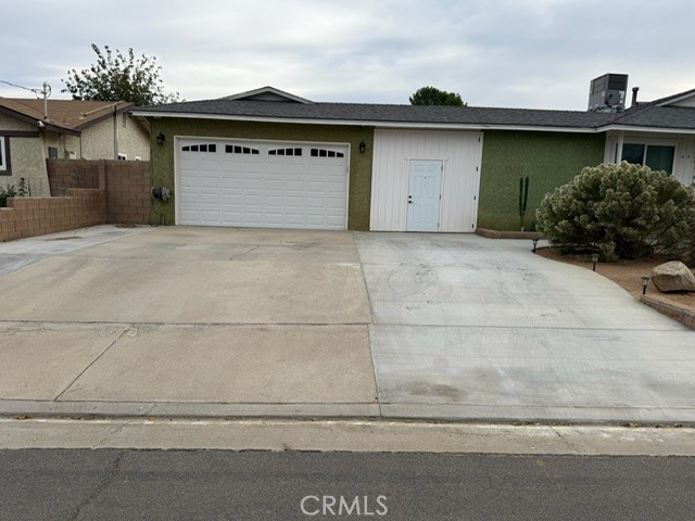 4552 West Ave L12 Lancaster, CA 93536 - Photo 5 of 39 a view of garage