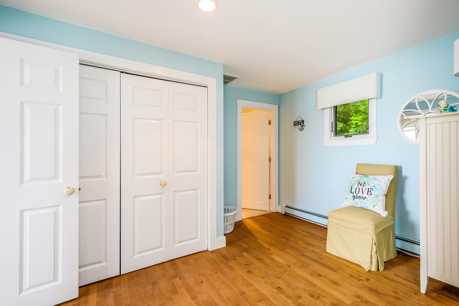 33 Ruggles Road Orleans, MA 02653 - Photo 23 of 80 a bedroom with a bed and a window