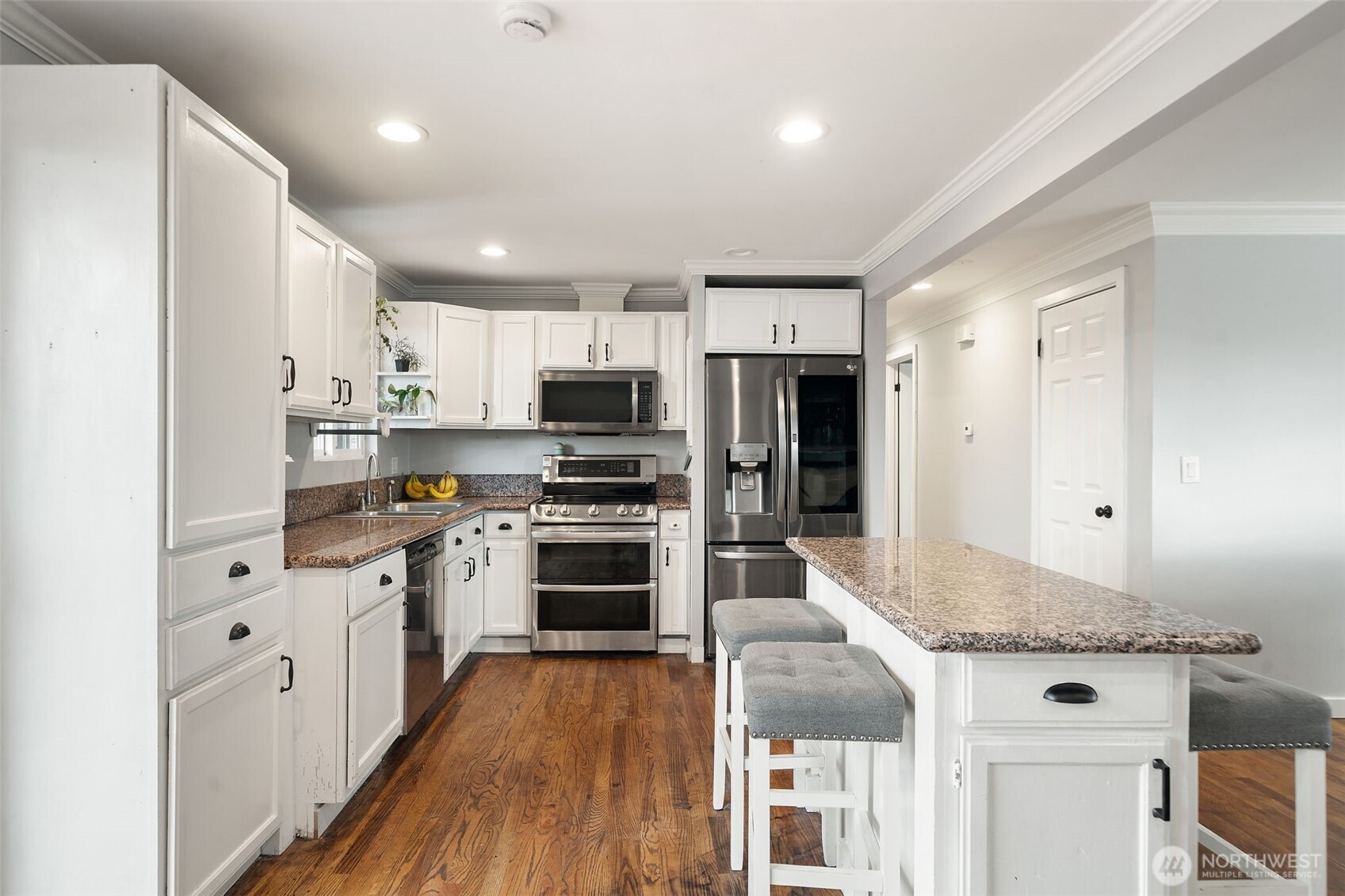 10606 Southeast 226th Street Kent, WA 98031 - Photo 7 of 40