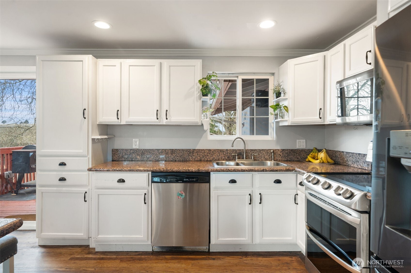 10606 Southeast 226th Street Kent, WA 98031 - Photo 8 of 40