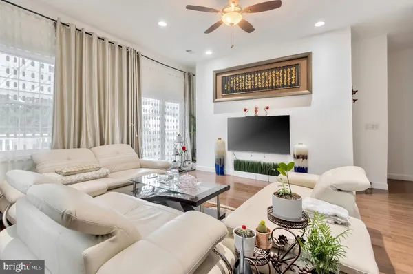 $800,000 | 403 North Horners Lane, Rockville, MD 20850