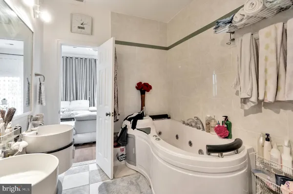 $800,000 | 403 North Horners Lane, Rockville, MD 20850