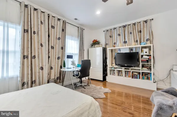 $800,000 | 403 North Horners Lane, Rockville, MD 20850