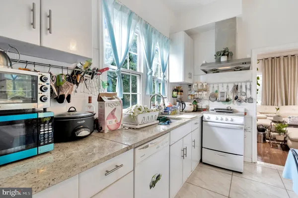 $800,000 | 403 North Horners Lane, Rockville, MD 20850