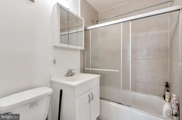 $800,000 | 403 North Horners Lane, Rockville, MD 20850