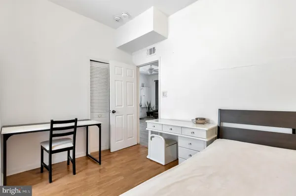 $800,000 | 403 North Horners Lane, Rockville, MD 20850