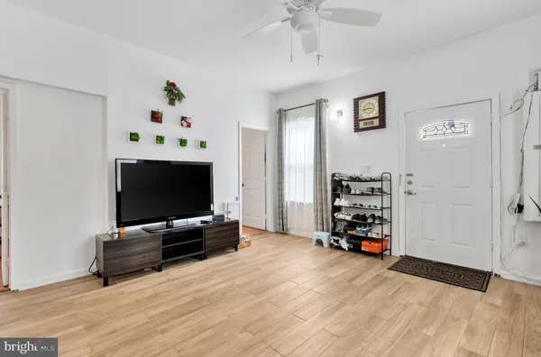 $800,000 | 403 North Horners Lane, Rockville, MD 20850