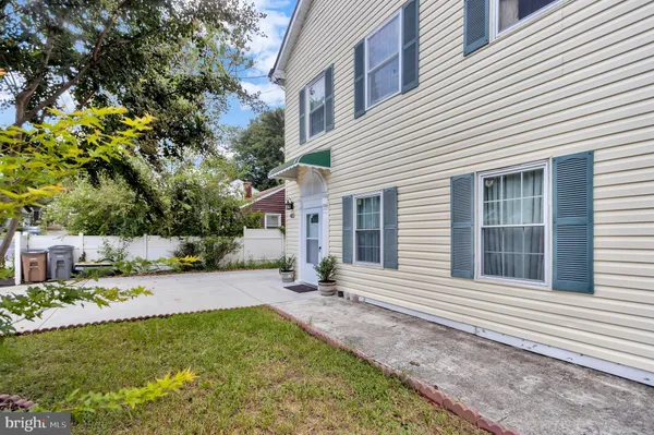 $800,000 | 403 North Horners Lane, Rockville, MD 20850