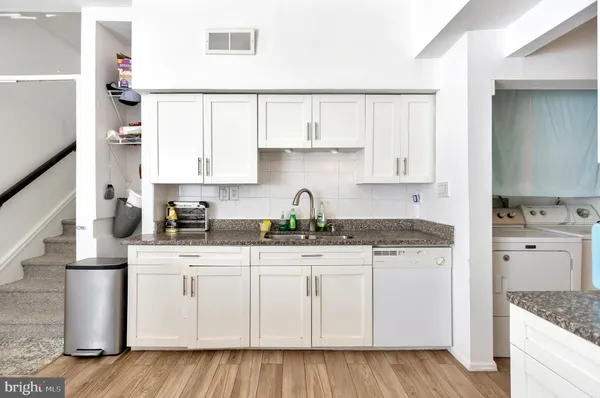 $800,000 | 403 North Horners Lane, Rockville, MD 20850