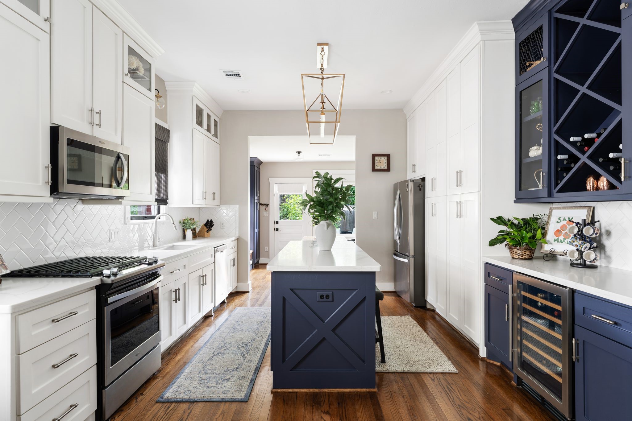 3206 Morrison Street Houston, TX 77009 - Photo 7 of 30 For those who love to cook or entertain, the kitchen will delight.