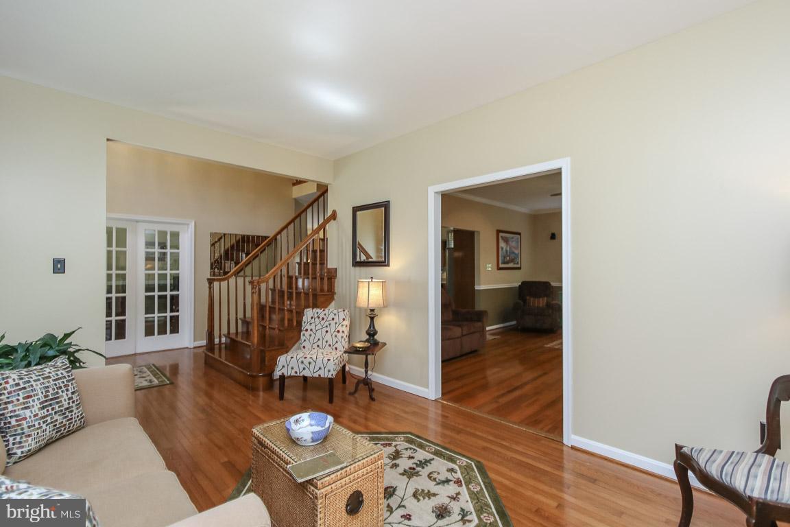 4238 Old Hanover Road Westminster, MD 21158 - Photo 8 of 30 Living Room