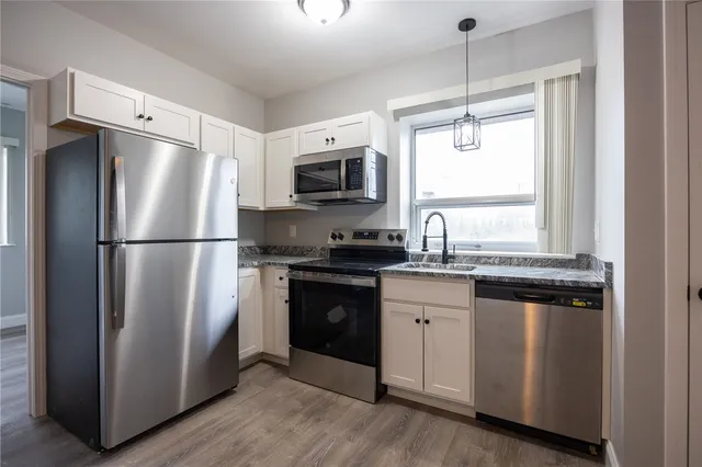 $1,575 | 6899 Post Road, Unit 204, North Kingstown, RI 02852