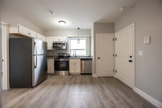 $1,575 | 6899 Post Road, Unit 204, North Kingstown, RI 02852