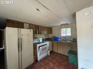 2011 Bear Flat Road Chemult, OR 97731 - Photo 5 of 16 Gallery Image 5