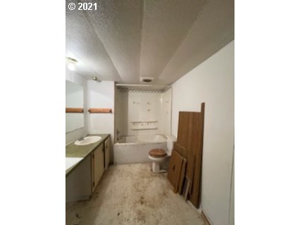 2011 Bear Flat Road Chemult, OR 97731 - Photo 10 of 16 Gallery Image 10
