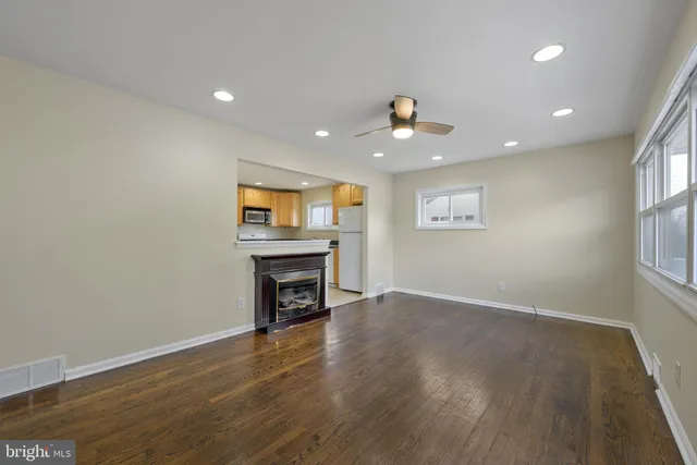 $2,700 | 244 Pomona Avenue, Glassboro, NJ 08028