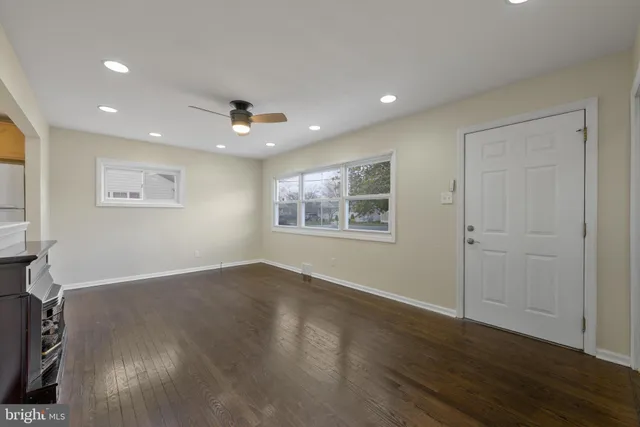 $2,700 | 244 Pomona Avenue, Glassboro, NJ 08028