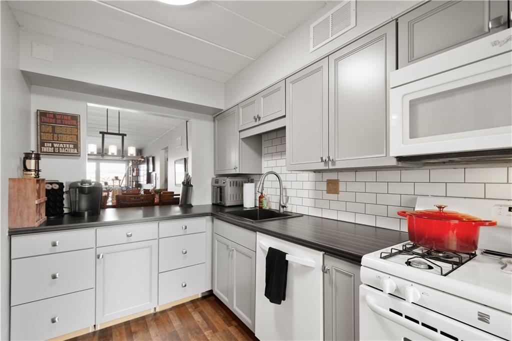 2034 Swallow Hill Road, Unit 430 Pittsburgh, PA 15220 - Photo 13 of 24 Gallery Image 13