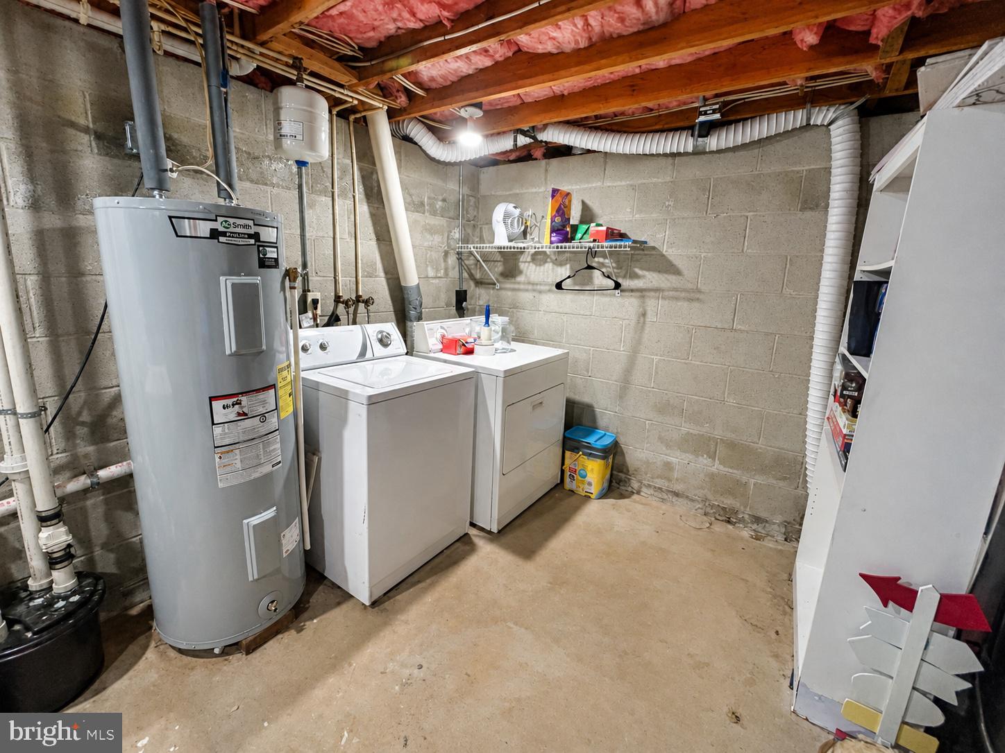 279 Radio Road Elizabethtown, PA 17022 - Photo 19 of 25 Laundry Area in LL, Washer & Dryer Remain!