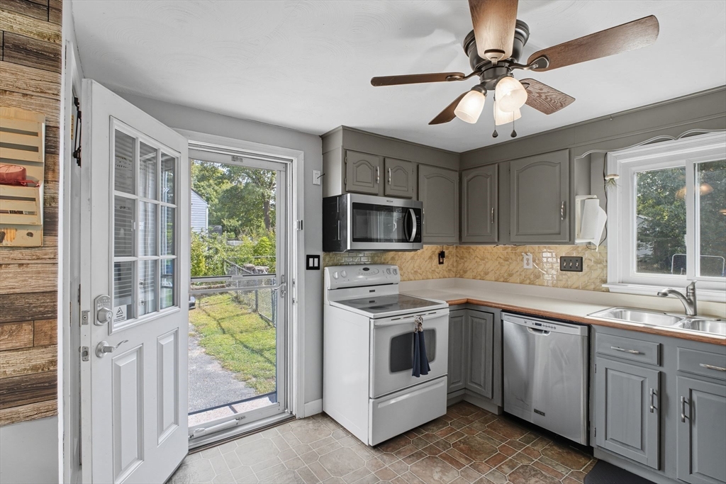 199 Cady Street Ludlow, MA 01056 - Photo 4 of 29