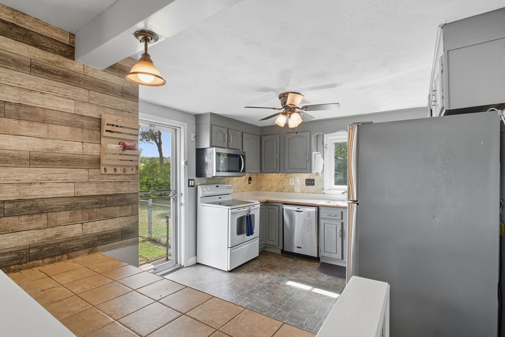 199 Cady Street Ludlow, MA 01056 - Photo 7 of 29