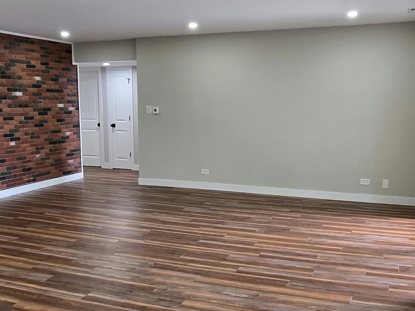 601 West Huntington Commons Road, Unit 313 Mount Prospect, IL 60056 - Photo 9 of 22 Gallery Image 9