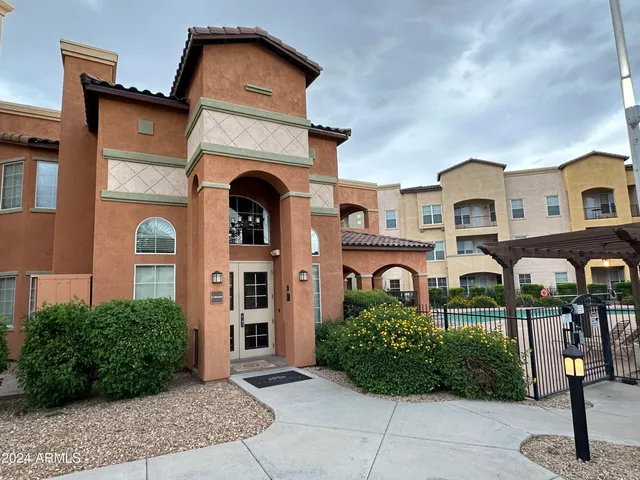 $2,000 | 14575 West Mountain View Boulevard, Unit 111, Surprise, AZ 85374