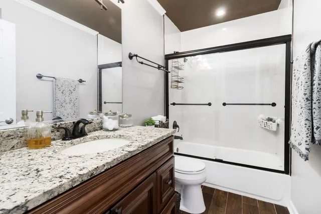 $249,900 | 986 Four Seasons Boulevard, Aurora, IL 60504