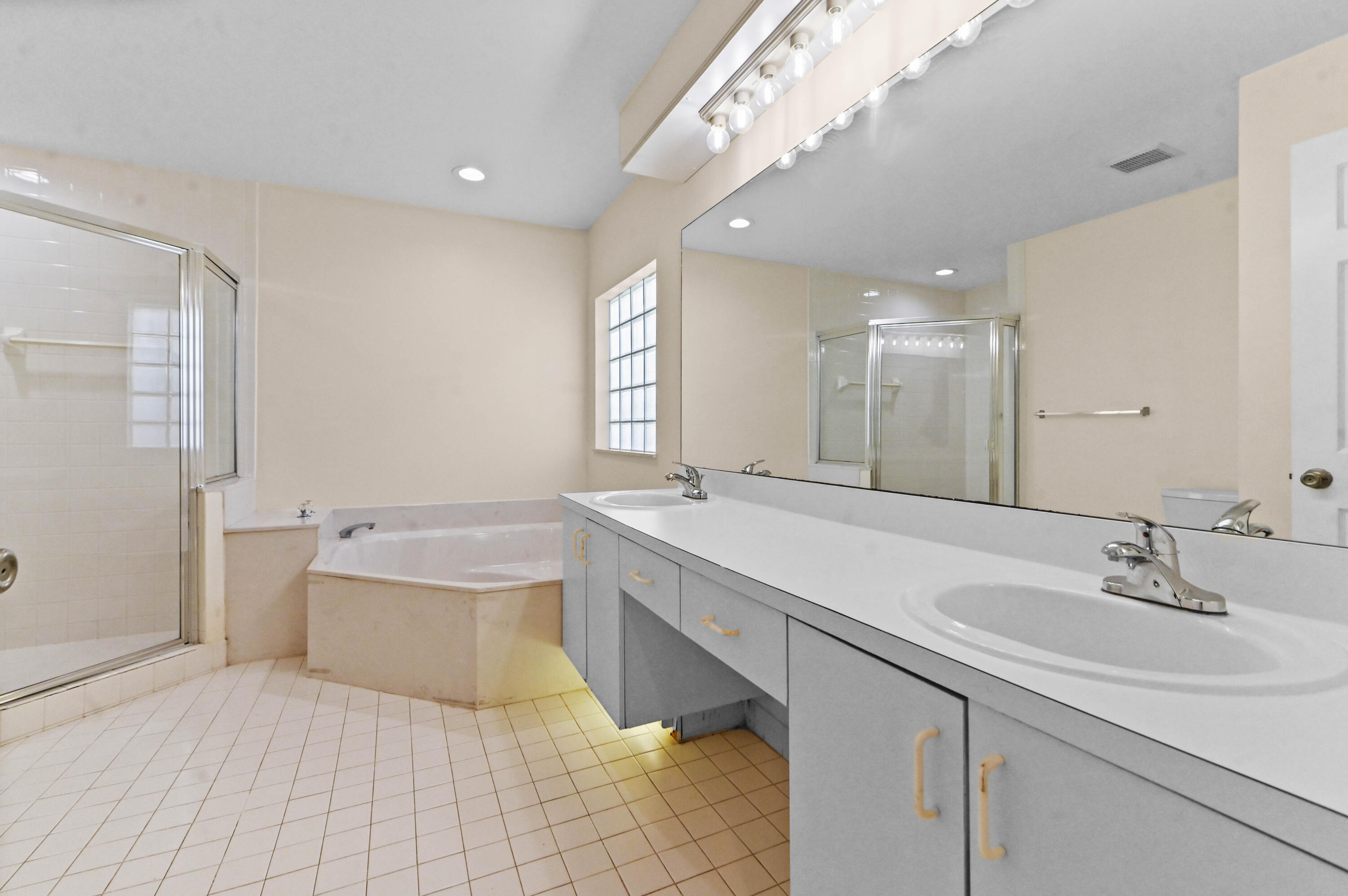 18377 Fresh Lake Way Boca Raton, FL 33498 - Photo 27 of 34 28 Bathroom 03