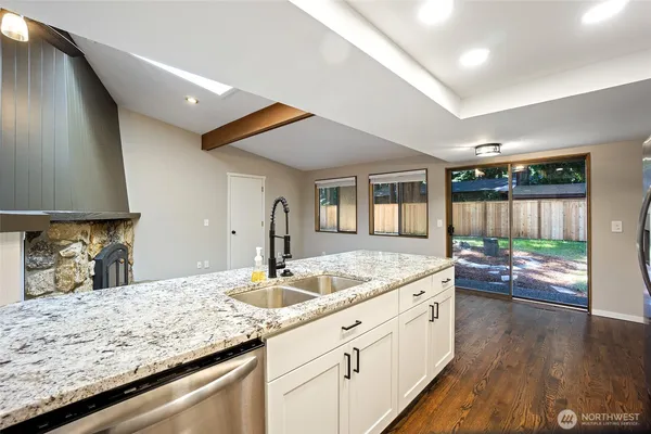 $3,450 | 22201 Northeast 2nd Street, Sammamish, WA 98074