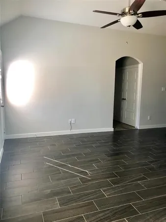 $1,925 | 1048 Sierra Vista Court, Midlothian, TX 76065