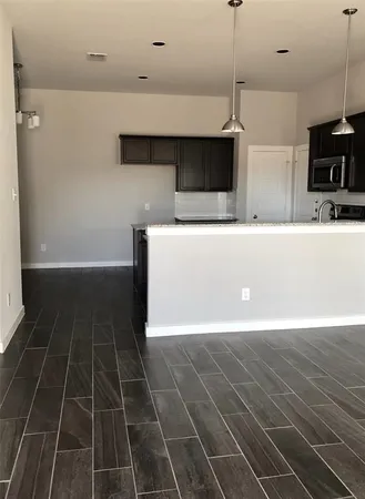 $1,925 | 1048 Sierra Vista Court, Midlothian, TX 76065