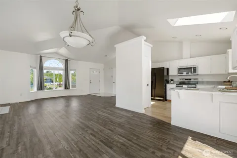 $615,000 | 3701 Browns Point Boulevard, Tacoma, WA 98422