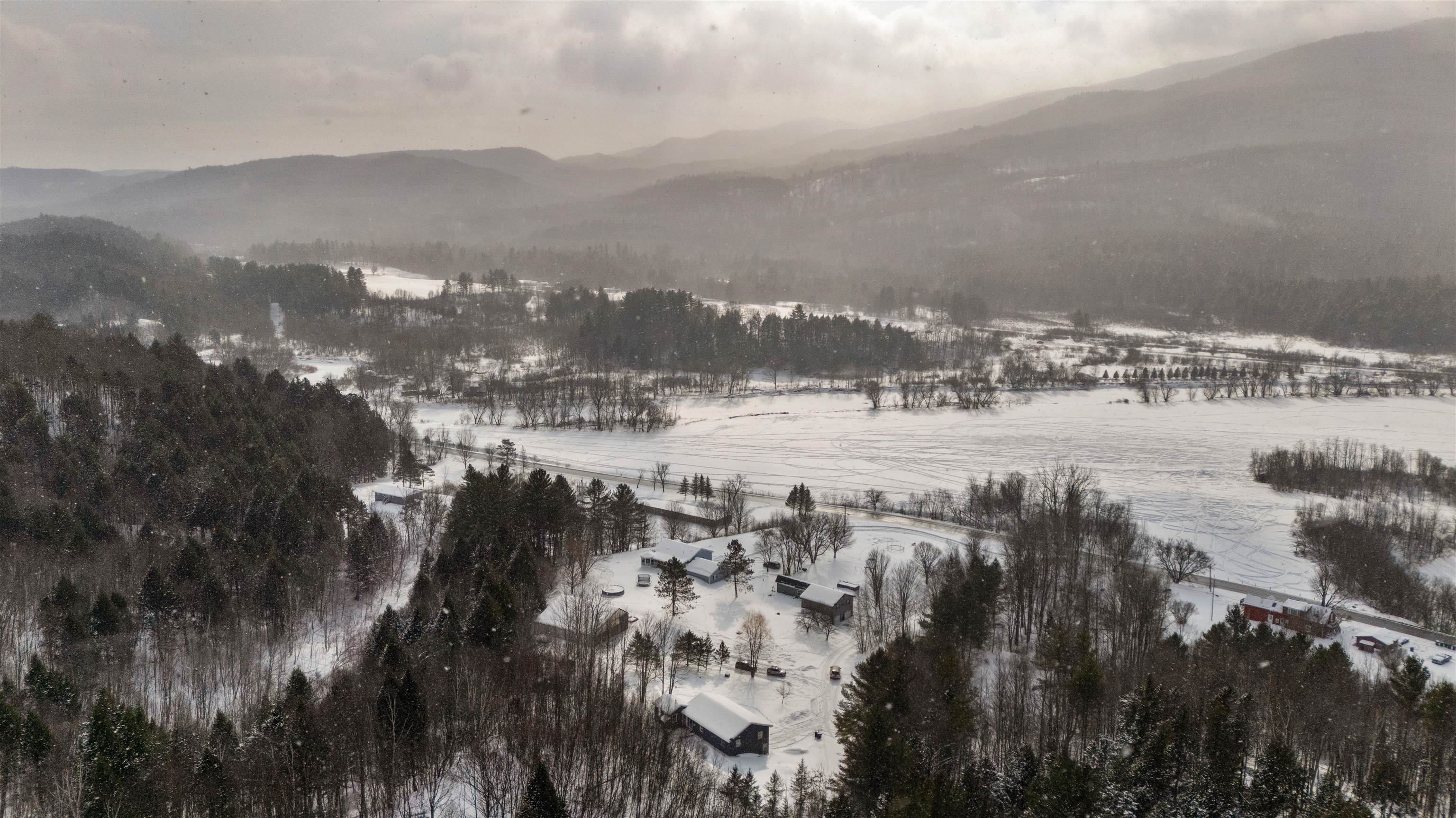 100 Deer Lane Johnson, VT 05656 - Photo 4 of 38