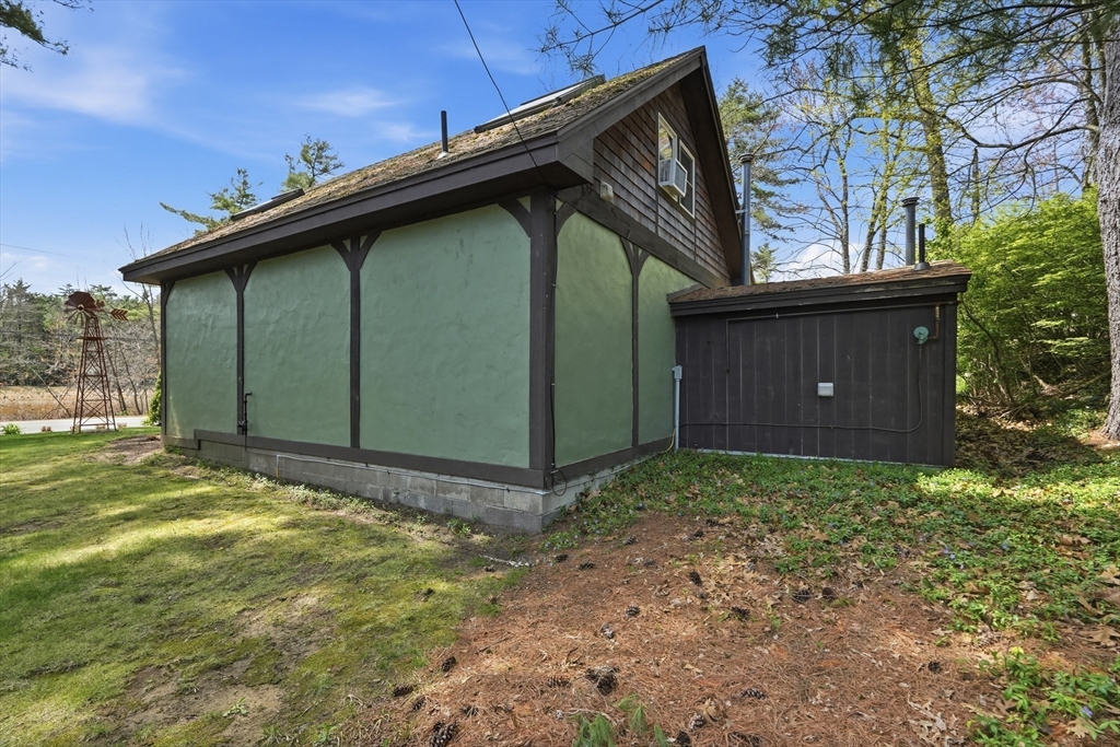 136 Flynt Street Palmer, MA 01069 - Photo 28 of 28 a backyard of a house