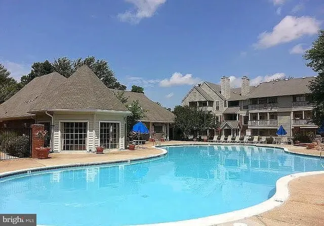 $295,000 | 3904 Penderview Drive, Unit 706, Fairfax, VA 22033