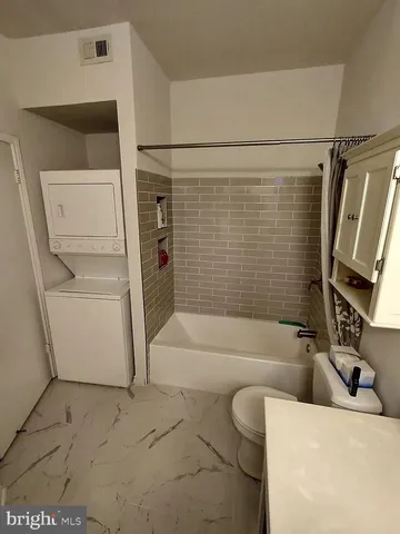 $295,000 | 3904 Penderview Drive, Unit 706, Fairfax, VA 22033