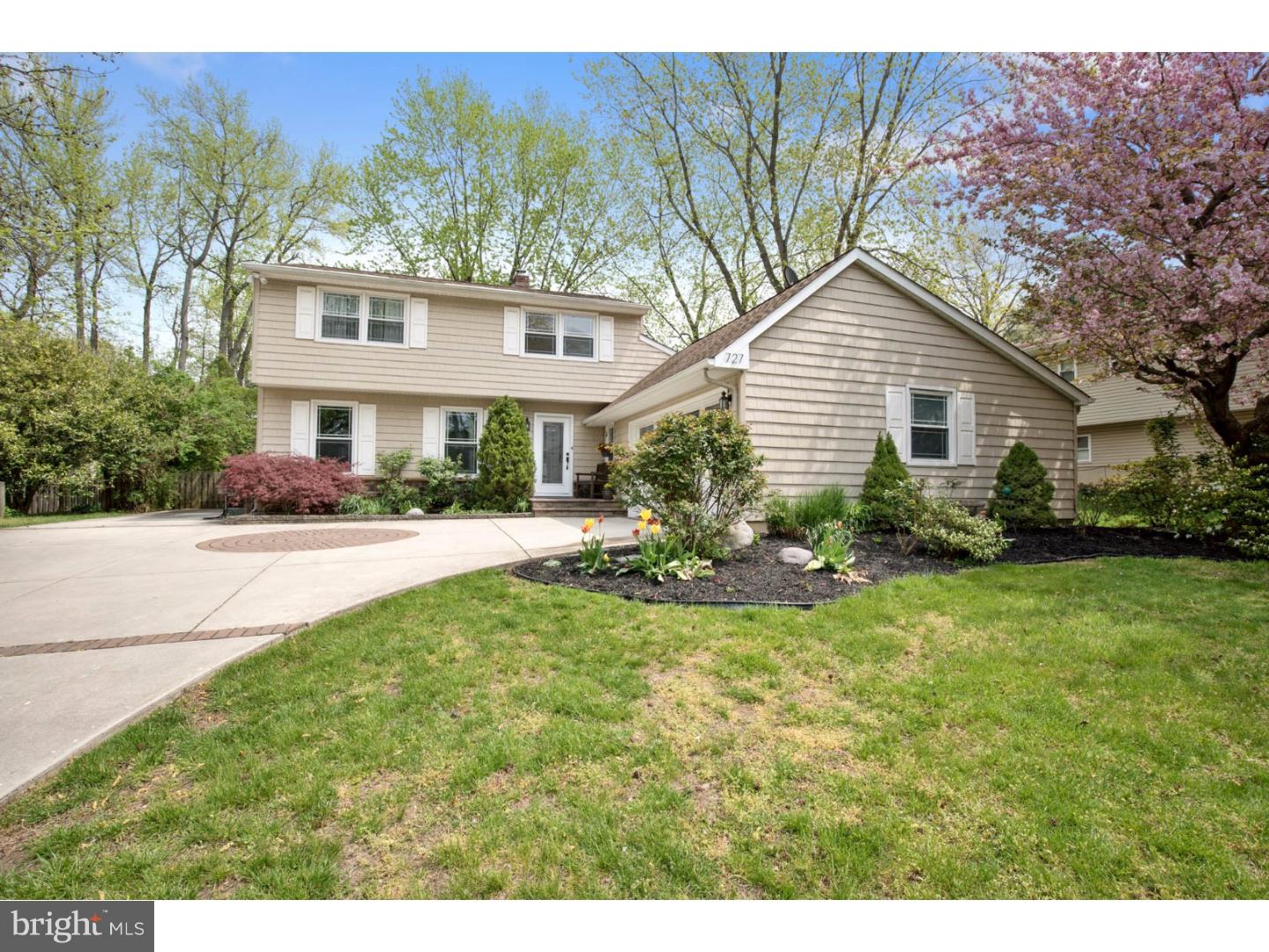 727 Liberty Road Mount Laurel, NJ 08054 - Photo 2 of 20 Exterior Front