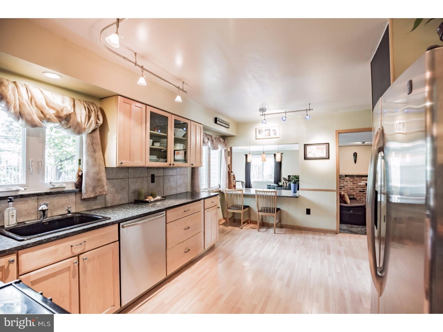 727 Liberty Road Mount Laurel, NJ 08054 - Photo 8 of 20 Kitchen