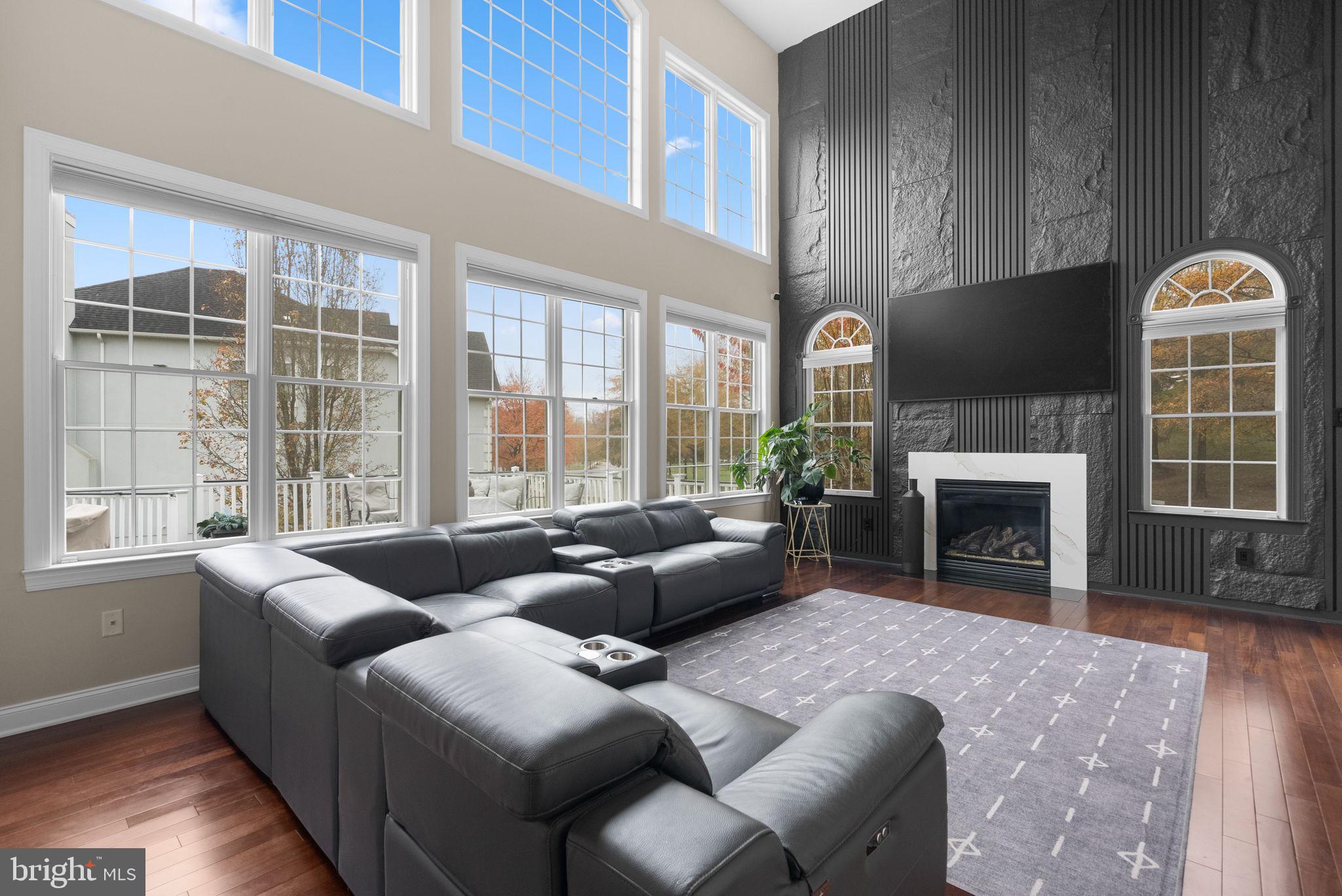 11201 Marlboro Ridge Road Upper Marlboro, MD 20772 - Photo 19 of 62 Family Room