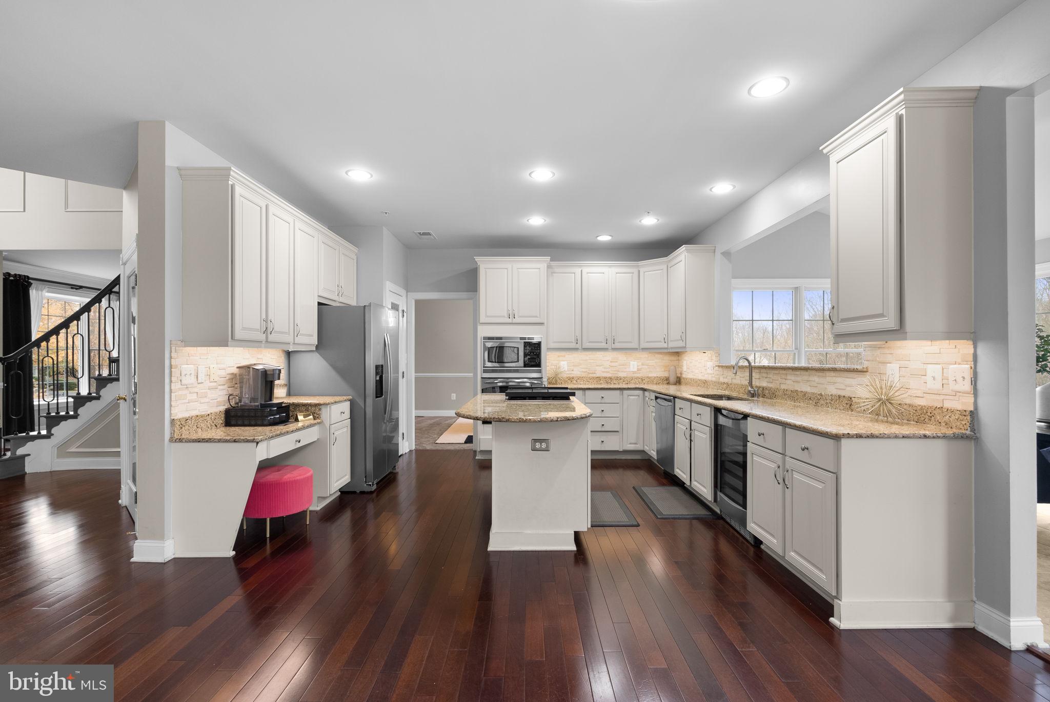 11201 Marlboro Ridge Road Upper Marlboro, MD 20772 - Photo 4 of 62 Gourmet Kitchen