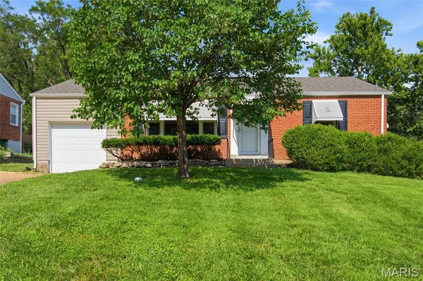 $260,000 | 1550 Grant Road, Webster Groves, MO 63119