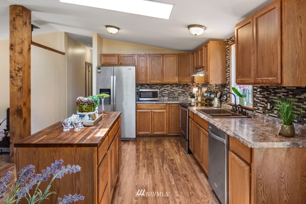 1031 East Victor Road Belfair, WA 98528 - Photo 5 of 13