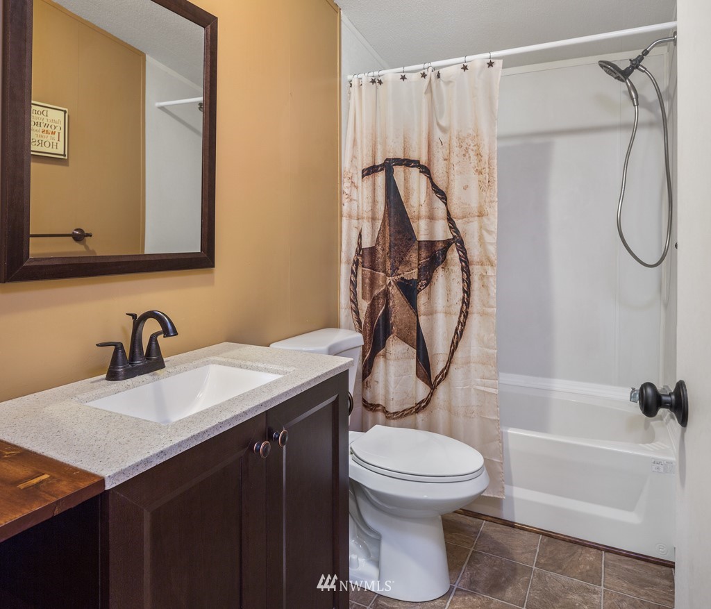 1031 East Victor Road Belfair, WA 98528 - Photo 9 of 13