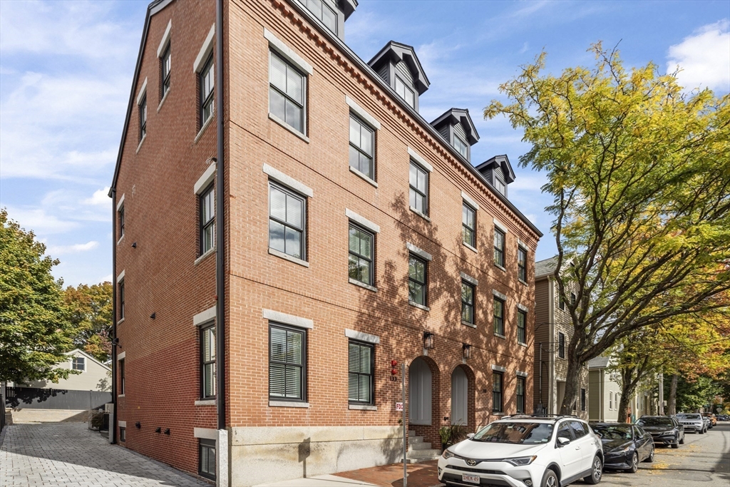 133 Spring Street, Unit 2 Cambridge, MA 02141 - Photo 36 of 40 Gallery Image 36