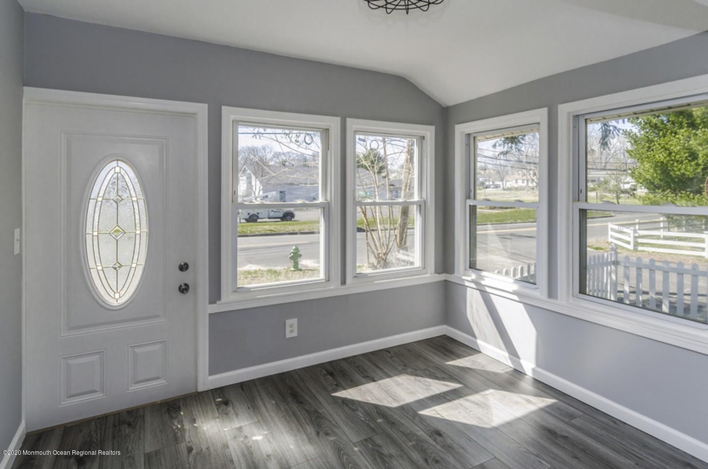 656 Wayside Road Neptune Township, NJ 07753 - Photo 4 of 16 Ettouati_15389_P04_99549